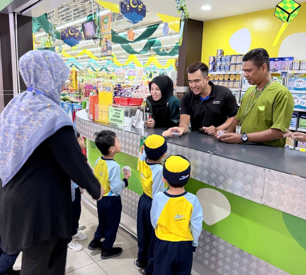 Kurma Distribution